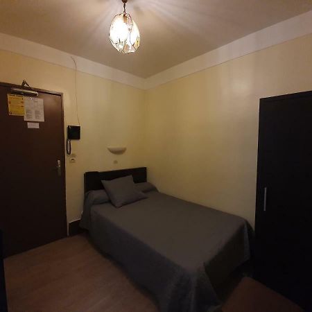 Hotel Anya Париж Екстериор снимка